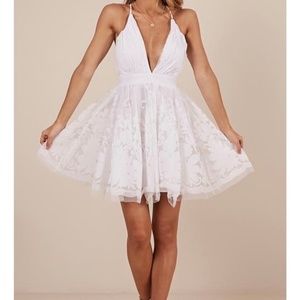 V NECK WHITE LACE DRESS